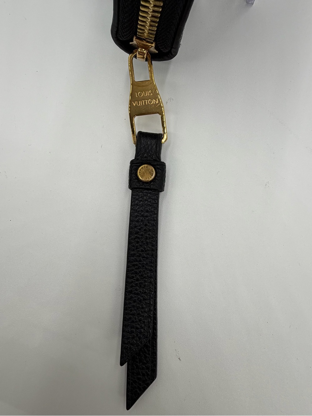 Louis Vuitton Black & Cream Monogram Zip-Around Wallet - Picture 4 of 13